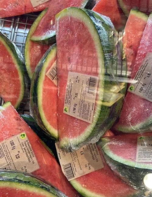 华人外国吃瓜,揭秘跨国文化交流中的趣味与思考