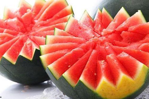 吃瓜内卷,揭秘网络时代的“瓜田效应”