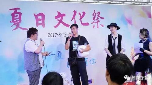 红领巾吃瓜朝阳,揭秘校园里的青春活力