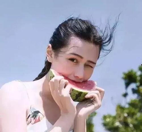 吃瓜少女头像照片,揭秘吃瓜少女头像背后的魅力